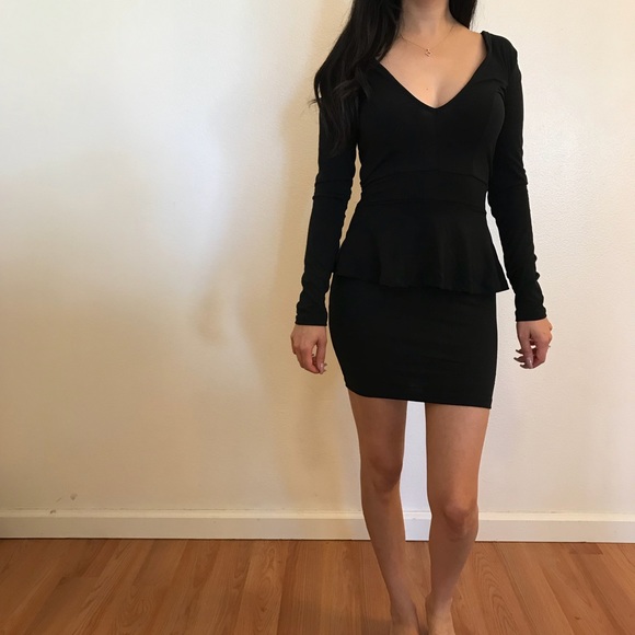 🆕 Black Deep V Peplum Mini Dress - Picture 4 of 7
